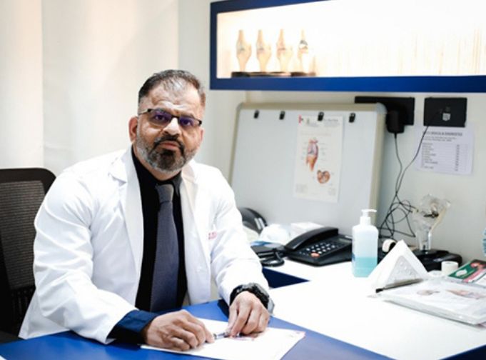 Dr. Dilip Mehta - Robotic Knee Replacement Surgeon Jaipur